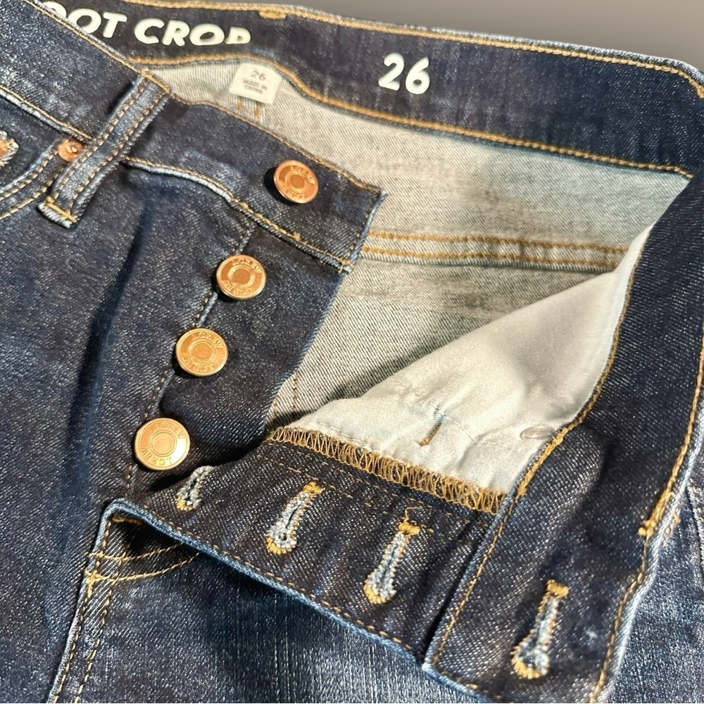 J. Crew ‘9” Demi-Boot Crop Jean’ in “Dark Worn Wash” Size 26 - Picture 5 of 16